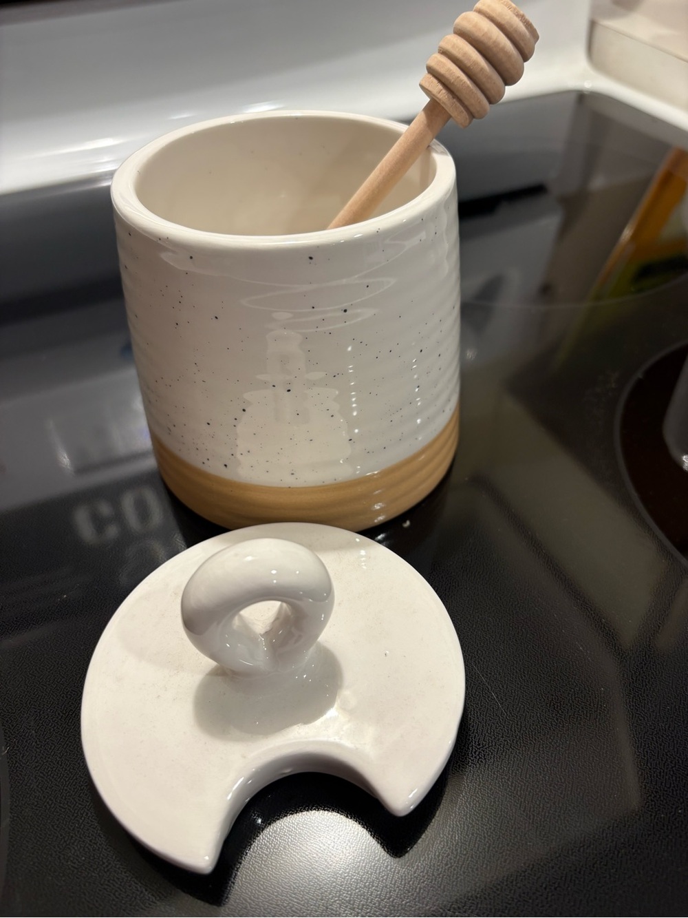 Ceramic Honey Jar with Lid and Dipper - Cream and Tan